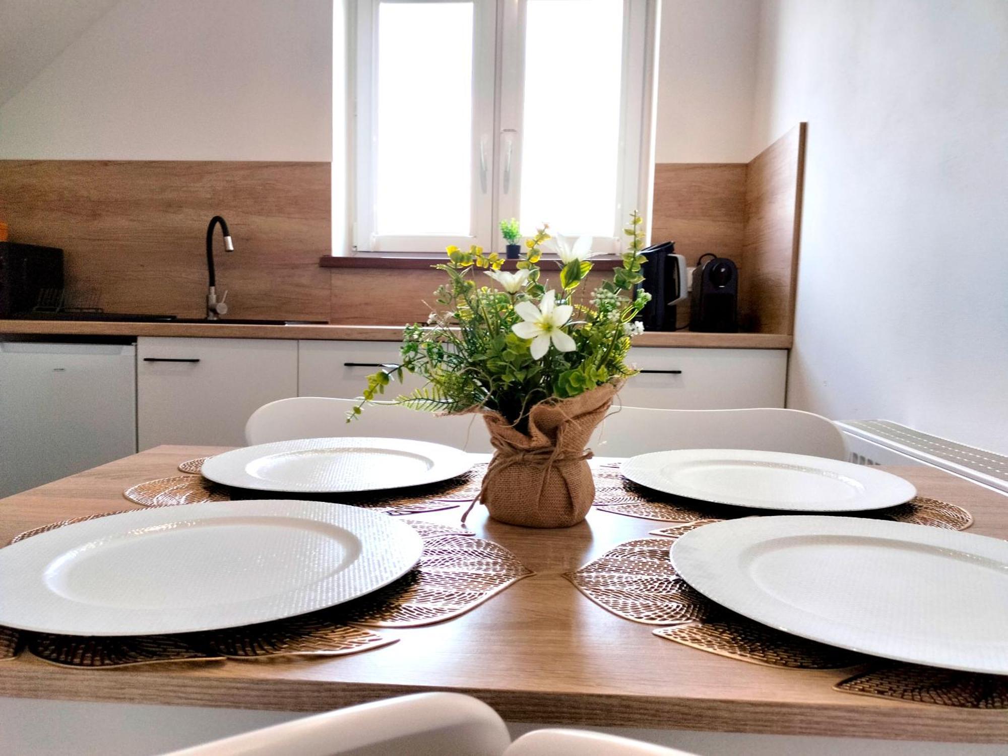 Agroturystyka Jodlowa - Rodzinne Apartamenty W Centrum Gor Swietokrzyskich - Sala Zabaw, Zwierzeta, Bilard Krajno-Zagorze Extérieur photo